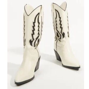 Norva Boots by Billini Brand New! Size 9 color:Bone